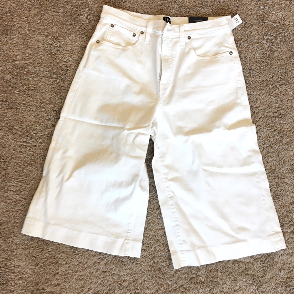 Size 12 regular white culottes, new with tags, Gap